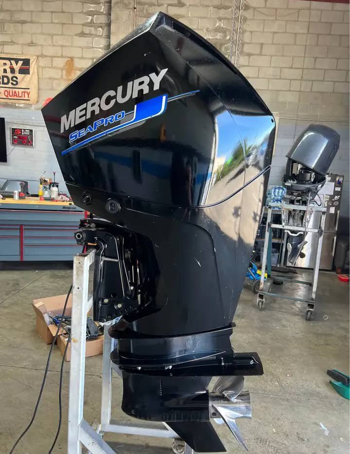 Mercury SeaPro 200HP V6 4-Stroke Outboard Motor Mercury SeaPro 200HP V6 4-Stroke Outboard Motor